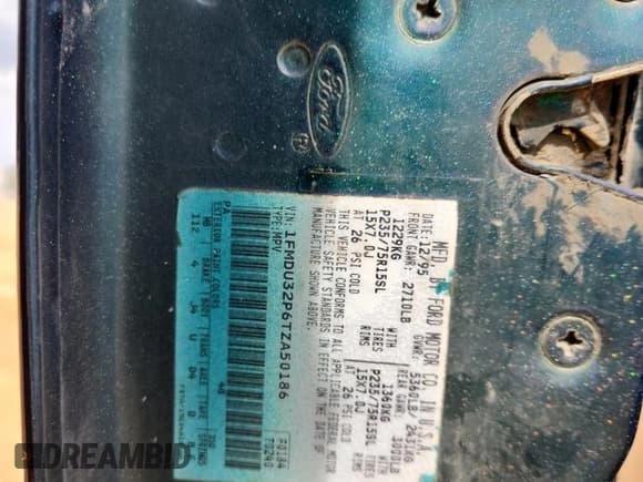 ✅ 1996 Ford Explorer XLT • VIN: 1FMDU32P6TZA50186 • Lot: 85695995. Wystawiony na Copart z przebiegiem 229 495 mil. Bezpłatny archiwum sprzedaży aukcyjnych z USA i szczegółowy raport historii pojazdu na DreamBid. Zdjęcie 14.