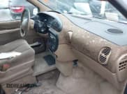 ✅ 1996 Dodge Caravan LE • VIN: 1B4GP54L4TB393941 • Lot: 43606447. Wystawiony na IAAI z przebiegiem Nie podano. Bezpłatny archiwum sprzedaży aukcyjnych z USA i szczegółowy raport historii pojazdu na DreamBid. Zdjęcie 6.