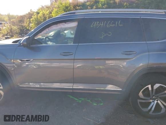 ✅ 2022 Volkswagen Atlas SEL Premium R-Line • VIN: 1V2FR2CAXNC518718 • Lot: 43416616. Listed on IAAI with 64,917 mi. Free auction sales archive from the USA and detailed vehicle history report at DreamBid. Image 14.