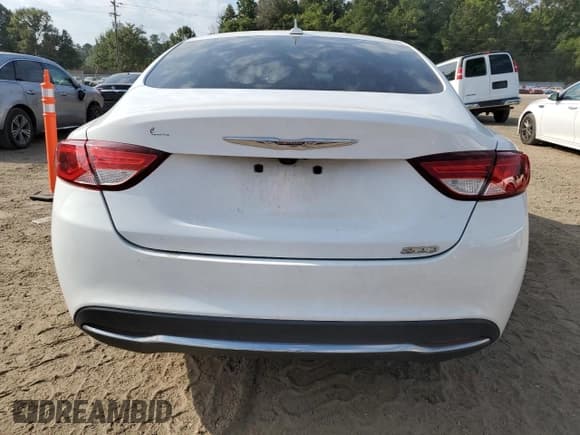 ✅ 2015 Chrysler 200 Limited • VIN: 1C3CCCAB2FN726660 • Lot: 72042165. Wystawiony na Copart z przebiegiem 115 451 mil. Bezpłatny archiwum sprzedaży aukcyjnych z USA i szczegółowy raport historii pojazdu na DreamBid. Zdjęcie 6.