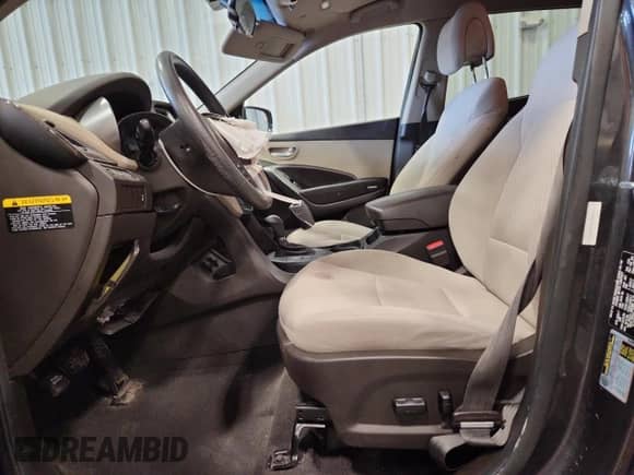 ✅ 2018 Hyundai Santa Fe 2.4L • VIN: 5XYZUDLB4JG509973 • Lot: 89533405. Wystawiony na Copart z przebiegiem 150 228 mil mil. Skorzystaj z bezpłatnego archiwum sprzedaży aukcyjnych z USA i zobacz szczegółowy raport historii pojazdu na DreamBid. Zdjęcie 7.