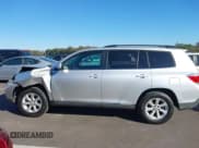 ✅ 2011 Toyota Highlander • VIN: 5TDZK3EHXBS041074 • Lot: 43469210. Listed on IAAI with 208,427 mi. Free auction sales archive from the USA and detailed vehicle history report at DreamBid. Image 14.