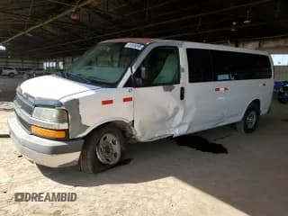 ✅ 2010 Chevrolet Express Passenger LT • VIN: 1GA2G1DG6A1103011 • Lot: 51946695. Wystawiony na Copart z przebiegiem 299 210 mil. Bezpłatny archiwum sprzedaży aukcyjnych z USA i szczegółowy raport historii pojazdu na DreamBid. Zdjęcie 1.