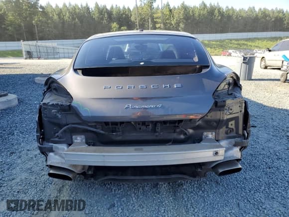 ✅ 2016 Porsche Panamera 4 • VIN: WP0AA2A70GL001263 • Lot: 70201845. Wystawiony na Copart z przebiegiem 99 185 mil. Bezpłatny archiwum sprzedaży aukcyjnych z USA i szczegółowy raport historii pojazdu na DreamBid. Zdjęcie 6.