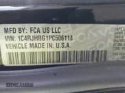 ✅ 2023 Jeep Grand Cherokee Limited • VIN: 1C4RJHBG1PC506118 • Lot: 42176272. Wystawiony na IAAI z przebiegiem 72 087 mil. Bezpłatny archiwum sprzedaży aukcyjnych z USA i szczegółowy raport historii pojazdu na DreamBid. Zdjęcie 9.
