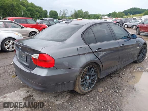 ✅ 2007 BMW 3 Series 328xi • VIN: WBAVC73547KP30969 • Lot: 42698449. Listed on IAAI with 201,535 mi. Free auction sales archive from the USA and detailed vehicle history report at DreamBid. Image 4.