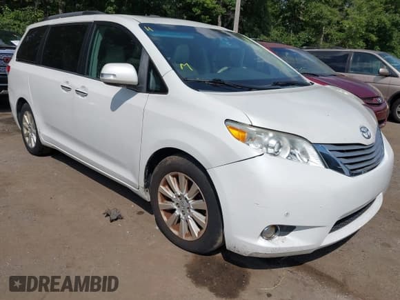 ✅ 2013 Toyota Sienna XLE • VIN: 5TDDK3DC4DS053496 • Lot: 42824206. Listed on IAAI with 246,912 mi. Free auction sales archive from the USA and detailed vehicle history report at DreamBid. Image 1.