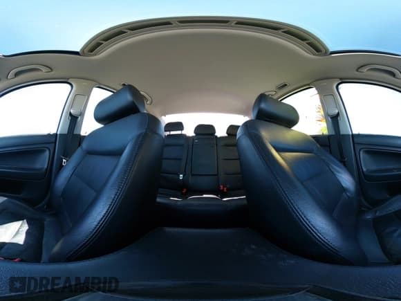 ✅ 2003 Volkswagen Passat GLX • VIN: WVWRH63B23P091669 • Лот: 42338986. Опубликован ранее на IAAI с пробегом 79 984 миль. Бесплатный доступ к архиву аукционных продаж из США и подробный отчёт об истории автомобиля на DreamBid. Изображение 18.