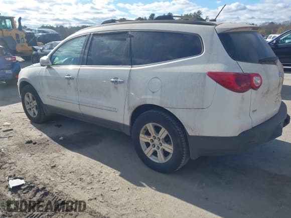 ✅ 2011 Chevrolet Traverse 2LT • VIN: 1GNKVJED0BJ108036 • Lot: 43703538. Listed on IAAI with 199,953 mi. Free auction sales archive from the USA and detailed vehicle history report at DreamBid. Image 3.