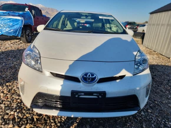 ✅ 2015 Toyota Prius Persona Series • VIN: JTDKN3DUXF0420558 • Lot: 85165155. Listed on Copart with 109,097 mi. Free auction sales archive from the USA and detailed vehicle history report at DreamBid. Image 5.