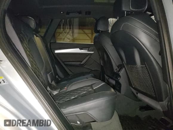 ✅ 2018 Audi SQ5 Premium Plus • VIN: WA1A4AFY8J2009301 • Лот: 37972503. Опубликован ранее на Copart с пробегом 171 418 миль. Бесплатный доступ к архиву аукционных продаж из США и подробный отчёт об истории автомобиля на DreamBid. Изображение 11.