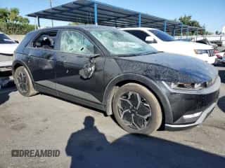 2024 Hyundai Ioniq 5 SE Standard Range z VIN KM8KM4DB1RU269805, wystawiony jako Copart lot #71252504 z przebiegiem Nie podano mil oraz Szkoda całkowita • Salvage title. Historia ofert i sprzedaży dostępna na DreamBid. Obrazek 4.