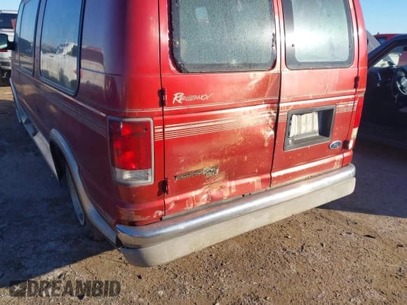 ✅ 1998 Ford Econoline Cargo Recreational • VIN: 1FDRE1468WHC03530 • Лот: 43750418. Опубликован ранее на IAAI с пробегом 193 265 миль. Бесплатный доступ к архиву аукционных продаж из США и подробный отчёт об истории автомобиля на DreamBid. Изображение 6.