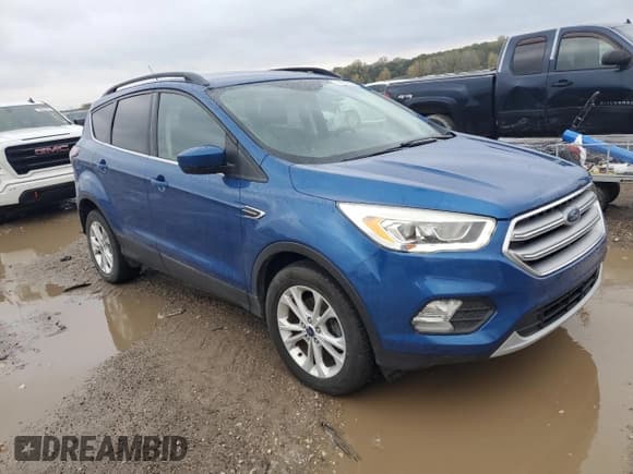 ✅ 2017 Ford Escape SE • VIN: 1FMCU0GD6HUA91575 • Lot: 90646755. Wystawiony na Copart z przebiegiem 91 268 mil. Bezpłatny archiwum sprzedaży aukcyjnych z USA i szczegółowy raport historii pojazdu na DreamBid. Zdjęcie 4.