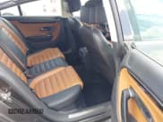 ✅ 2015 Volkswagen CC Executive • VIN: WVWRP7AN7FE802238 • Lot: 42321727. Wystawiony na IAAI z przebiegiem 65 933 mil. Bezpłatny archiwum sprzedaży aukcyjnych z USA i szczegółowy raport historii pojazdu na DreamBid. Zdjęcie 8.