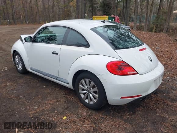 ✅ 2015 Volkswagen Beetle Fleet Edition • VIN: 3VWF17AT6FM608021 • Lot: 41035216. Listed on IAAI with 97,892 mi. Free auction sales archive from the USA and detailed vehicle history report at DreamBid. Image 3.