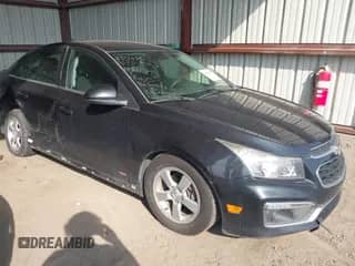 2015 Chevrolet Cruze LT z VIN 1G1PC5SBXF7250176, wystawiony jako IAAI lot #43239036 z przebiegiem 155 045 mil mil oraz . Historia ofert i sprzedaży dostępna na DreamBid. Obrazek 1.