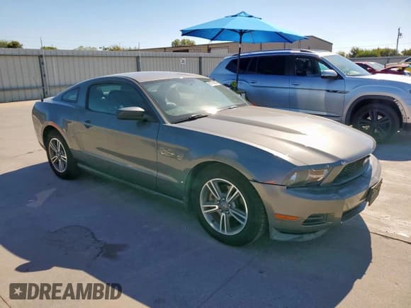 ✅ 2011 Ford Mustang V6 • VIN: 1ZVBP8AM1B5166406 • Lot: 86176825. Listed on Copart with 186,127 mi. Free auction sales archive from the USA and detailed vehicle history report at DreamBid. Image 4.