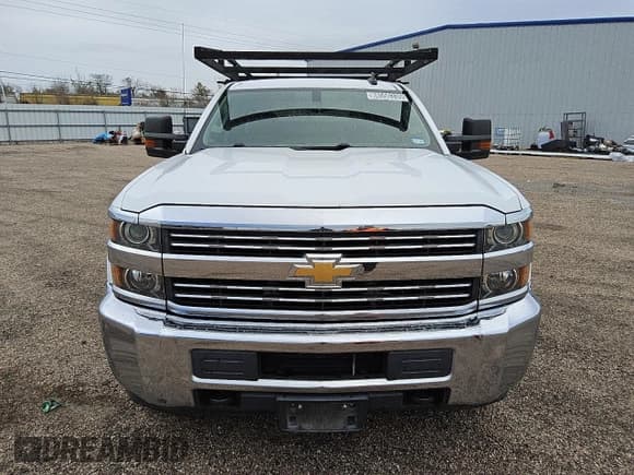 ✅ 2016 Chevrolet Silverado 2500HD Work Truck • VIN: 1GB2CUEG1GZ385706 • Lot: 88550335. Wystawiony na Copart z przebiegiem 126 538 mil. Bezpłatny archiwum sprzedaży aukcyjnych z USA i szczegółowy raport historii pojazdu na DreamBid. Zdjęcie 5.