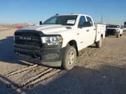 ✅ 2022 Ram 2500 Tradesman • VIN: 3C7WR5HJ9NG273650 • Lot: 43634842. Wystawiony na IAAI z przebiegiem 163 191 mil. Bezpłatny archiwum sprzedaży aukcyjnych z USA i szczegółowy raport historii pojazdu na DreamBid. Zdjęcie 17.