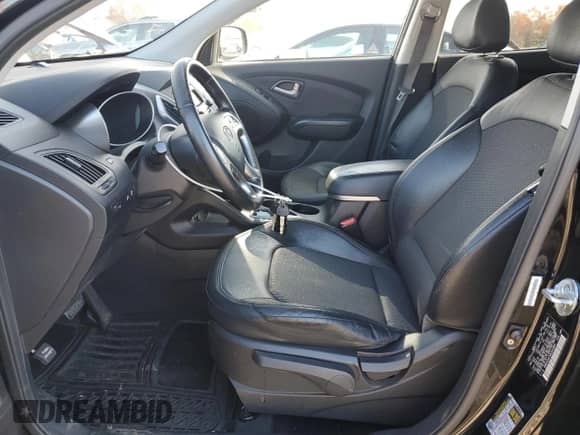 2011 Hyundai Tucson GLS z VIN KM8JU3AC5BU243989, wystawiony jako Copart lot #91693925 z przebiegiem 151 662 mil mil oraz Czysty tytuł • Clean title. Historia ofert i sprzedaży dostępna na DreamBid. Obrazek 7.