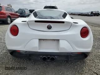 ✅ 2017 Alfa Romeo 4C • VIN: ZARBAAA48HM245037 • Lot: 54715475. Wystawiony na Copart z przebiegiem 72 650 mil. Bezpłatny archiwum sprzedaży aukcyjnych z USA i szczegółowy raport historii pojazdu na DreamBid. Zdjęcie 6.
