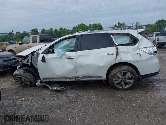 ✅ 2015 Nissan Pathfinder SV • VIN: 5N1AR2MN5FC711062 • Lot: 42173213. Listed on IAAI with 101,161 mi. Free auction sales archive from the USA and detailed vehicle history report at DreamBid. Image 15.