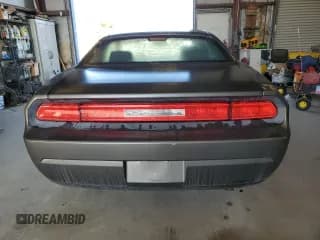 ✅ 2010 Dodge Challenger SE • VIN: 2B3CJ4DVXAH166855 • Lot: 43233615. Wystawiony na Copart z przebiegiem 191 163 mil. Bezpłatny archiwum sprzedaży aukcyjnych z USA i szczegółowy raport historii pojazdu na DreamBid. Zdjęcie 6.