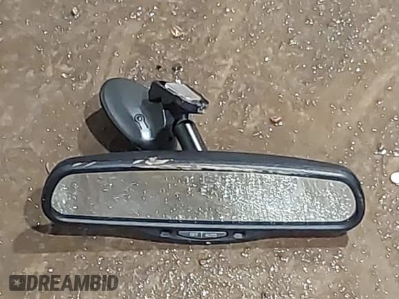 ✅ 1998 Lincoln Town Car Signature • VIN: 1LNFM82W8WY720232 • Lot: 42125723. Listed on IAAI with 132,494 mi. Free auction sales archive from the USA and detailed vehicle history report at DreamBid. Image 12.