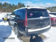 ✅ 2015 Cadillac Escalade ESV Luxury • VIN: 1GYS4SKJ4FR664931 • Lot: 41485361. Wystawiony na IAAI z przebiegiem 149 389 mil. Bezpłatny archiwum sprzedaży aukcyjnych z USA i szczegółowy raport historii pojazdu na DreamBid. Zdjęcie 14.