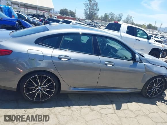 ✅ 2022 BMW 2 Series 228i • VIN: WBA53AK03N7K45712 • Lot: 42825693. Wystawiony na IAAI z przebiegiem 22 973 mil. Bezpłatny archiwum sprzedaży aukcyjnych z USA i szczegółowy raport historii pojazdu na DreamBid. Zdjęcie 13.