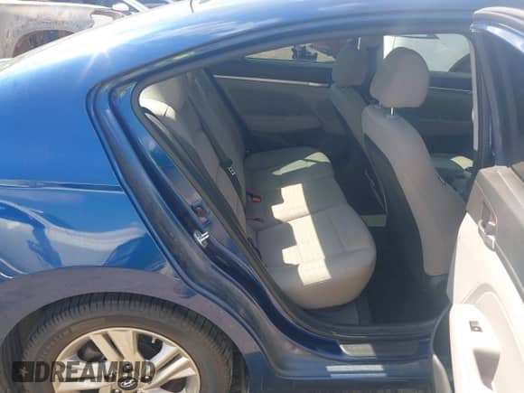 ✅ 2020 Hyundai Elantra SEL • VIN: 5NPD84LF0LH541106 • Lot: 42976268. Wystawiony na IAAI z przebiegiem 131 538 mil mil. Skorzystaj z bezpłatnego archiwum sprzedaży aukcyjnych z USA i zobacz szczegółowy raport historii pojazdu na DreamBid. Zdjęcie 8.