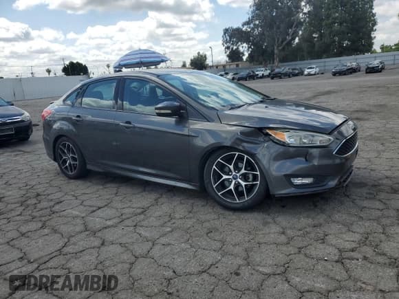 ✅ 2016 Ford Focus SE • VIN: 1FADP3F24GL275862 • Lot: 56878445. Listed on Copart with 118,918 mi. Free auction sales archive from the USA and detailed vehicle history report at DreamBid. Image 4.