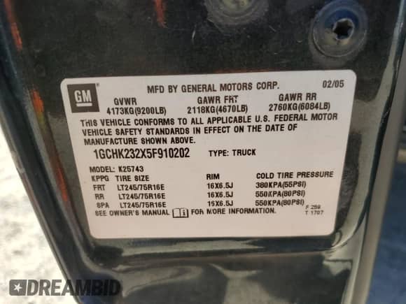 2005 Chevrolet Silverado 2500HD LT with VIN 1GCHK232X5F910202, listed as a Copart auction lot 61268935 with 208,444 mi miles and Salvage title. Bid and sale history available at DreamBid. Image 12.