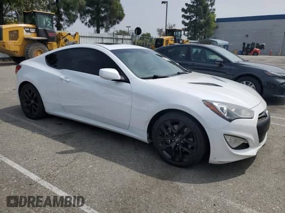 2014 Hyundai Genesis Coupe R-Spec with VIN KMHHT6KD7EU116112, listed as a Copart auction lot 55273265 with 144,079 mi miles and Clean title. Bid and sale history available at DreamBid. Image 4.
