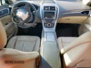 ✅ 2017 Lincoln MKZ Reserve • VIN: 3LN6L5E90HR644661 • Lot: 56971915. Wystawiony na Copart z przebiegiem 104 148 mil. Bezpłatny archiwum sprzedaży aukcyjnych z USA i szczegółowy raport historii pojazdu na DreamBid. Zdjęcie 8.