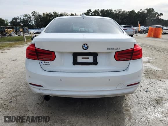✅ 2016 BMW 3 Series 320i • VIN: WBA8E1G55GNT38337 • Лот: 91553105. Опубликован ранее на Copart с пробегом 116 018 миль. Бесплатный доступ к архиву аукционных продаж из США и подробный отчёт об истории автомобиля на DreamBid. Изображение 6.