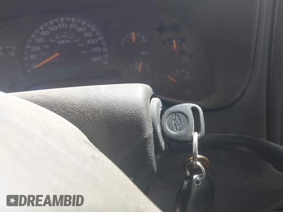 ✅ 2004 Chevrolet Silverado 2500HD LS • VIN: 1GCHK29U64E347985 • Lot: 43203803. Wystawiony na IAAI z przebiegiem 137 012 mil. Bezpłatny archiwum sprzedaży aukcyjnych z USA i szczegółowy raport historii pojazdu na DreamBid. Zdjęcie 11.