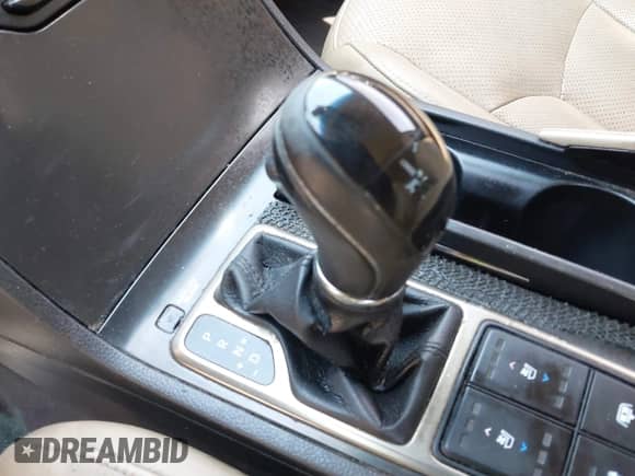 2012 Hyundai Azera с VIN KMHFH4JG1CA153423, выставлен на аукционе IAAI как лот 39641025 с пробегом 274 171 миль миль и . История ставок и продаж доступна на DreamBid. Изображение 17.