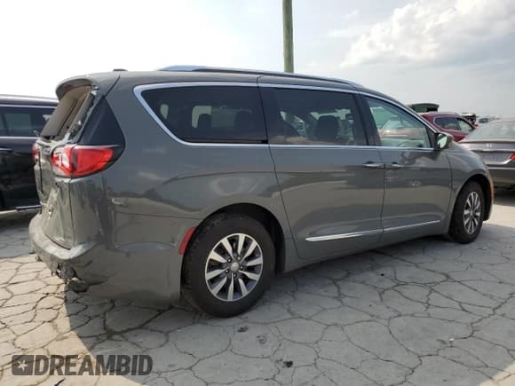 ✅ 2020 Chrysler Pacifica Touring L Plus • VIN: 2C4RC1EG7LR224192 • Lot: 58560245. Listed on Copart with 108,064 mi. Free auction sales archive from the USA and detailed vehicle history report at DreamBid. Image 3.