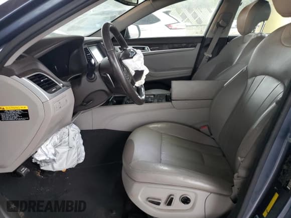 ✅ 2015 Hyundai Genesis 3.8L • VIN: KMHGN4JE1FU056205 • Lot: 42219305. Wystawiony na Copart z przebiegiem Nie podano. Bezpłatny archiwum sprzedaży aukcyjnych z USA i szczegółowy raport historii pojazdu na DreamBid. Zdjęcie 7.