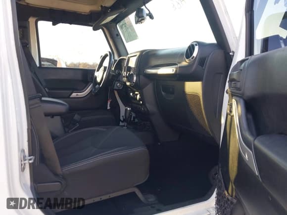 ✅ 2018 Jeep Wrangler Unlimited Sahara • VIN: 1C4HJWEG3JL923663 • Lot: 43674788. Listed on IAAI with 84,222 mi. Free auction sales archive from the USA and detailed vehicle history report at DreamBid. Image 5.