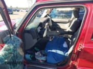 ✅ 2006 Jeep Commander • VIN: 1J8HG48KX6C221763 • Lot: 40786413. Wystawiony na IAAI z przebiegiem 268 926 mil. Bezpłatny archiwum sprzedaży aukcyjnych z USA i szczegółowy raport historii pojazdu na DreamBid. Zdjęcie 5.