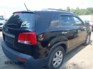 ✅ 2012 Kia Sorento LX • VIN: 5XYKTDA22CG255531 • Лот: 42749558. Опубликован ранее на IAAI с пробегом 131 249 миль. Бесплатный доступ к архиву аукционных продаж из США и подробный отчёт об истории автомобиля на DreamBid. Изображение 4.