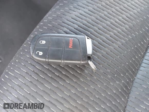 ✅ 2019 Dodge Journey SE • VIN: 3C4PDCBB5KT746730 • Lot: 42922945. Wystawiony na IAAI z przebiegiem 122 403 mil. Bezpłatny archiwum sprzedaży aukcyjnych z USA i szczegółowy raport historii pojazdu na DreamBid. Zdjęcie 11.