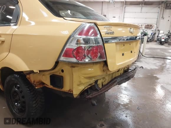 ✅ 2010 Chevrolet Aveo 1LT • VIN: KL1TD5DE2AB101431 • Lot: 41138812. Wystawiony na IAAI z przebiegiem 131 346 mil. Bezpłatny archiwum sprzedaży aukcyjnych z USA i szczegółowy raport historii pojazdu na DreamBid. Zdjęcie 19.