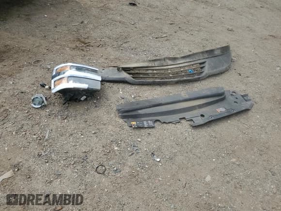 ✅ 2017 Chevrolet Silverado 2500HD LT • VIN: 1GC1KVEY8HF123256 • Lot: 61423985. Wystawiony na Copart z przebiegiem 227 215 mil. Bezpłatny archiwum sprzedaży aukcyjnych z USA i szczegółowy raport historii pojazdu na DreamBid. Zdjęcie 12.