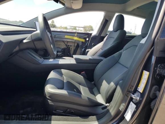 ✅ 2025 Tesla Model 3 Long Range • VIN: 5YJ3E1EA5SF876184 • Lot: 60658015. Listed on Copart with 7,074 mi. Free auction sales archive from the USA and detailed vehicle history report at DreamBid. Image 7.