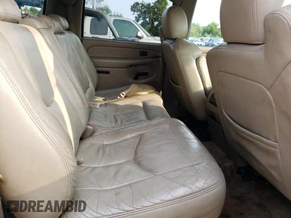 ✅ 2004 Chevrolet Suburban Z71 • VIN: 3GNFK16Z24G163676 • Лот: 70196704. Опубликован ранее на Copart с пробегом 274 960 миль. Бесплатный доступ к архиву аукционных продаж из США и подробный отчёт об истории автомобиля на DreamBid. Изображение 11.