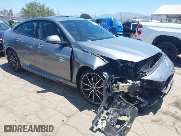 ✅ 2022 BMW 2 Series 228i • VIN: WBA53AK03N7K45712 • Lot: 42825693. Wystawiony na IAAI z przebiegiem 22 973 mil. Bezpłatny archiwum sprzedaży aukcyjnych z USA i szczegółowy raport historii pojazdu na DreamBid. Zdjęcie 1.